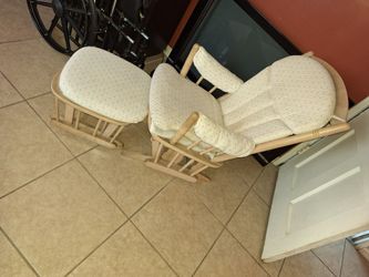 Wood Glider Rocking Chair with Ottoman