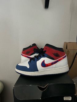 Air Jordan 1 Mid Sneakers