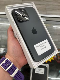 Black like new iPhone 15 pro max unlocked cash or $50 down