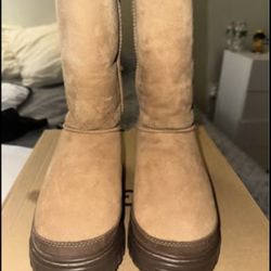 Size 7 - UGG Women’s Classic Tall TrailGazer 