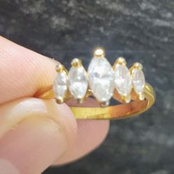 Gorgeous Realistic Cubic Zirconia Ring