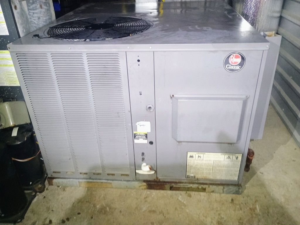 RHEEM 2 TON GAS PACK 410A WORKS GREAT