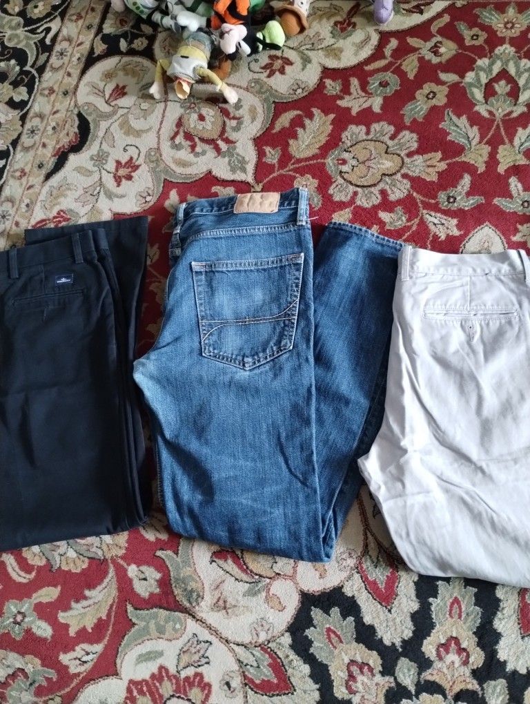 Pantalón De Hombre Size 33x32 En Buenas Condiciones $15 Por Los Tres