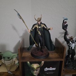 Loki Statue W/Box Adult Owned