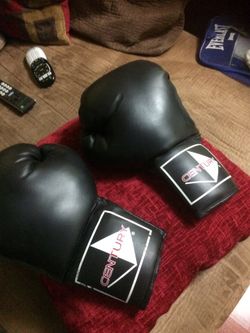 Semi new Century boxing gloves in great condition