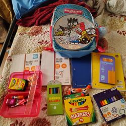 Hello KittyBack Pack . Comes Whit Everything 