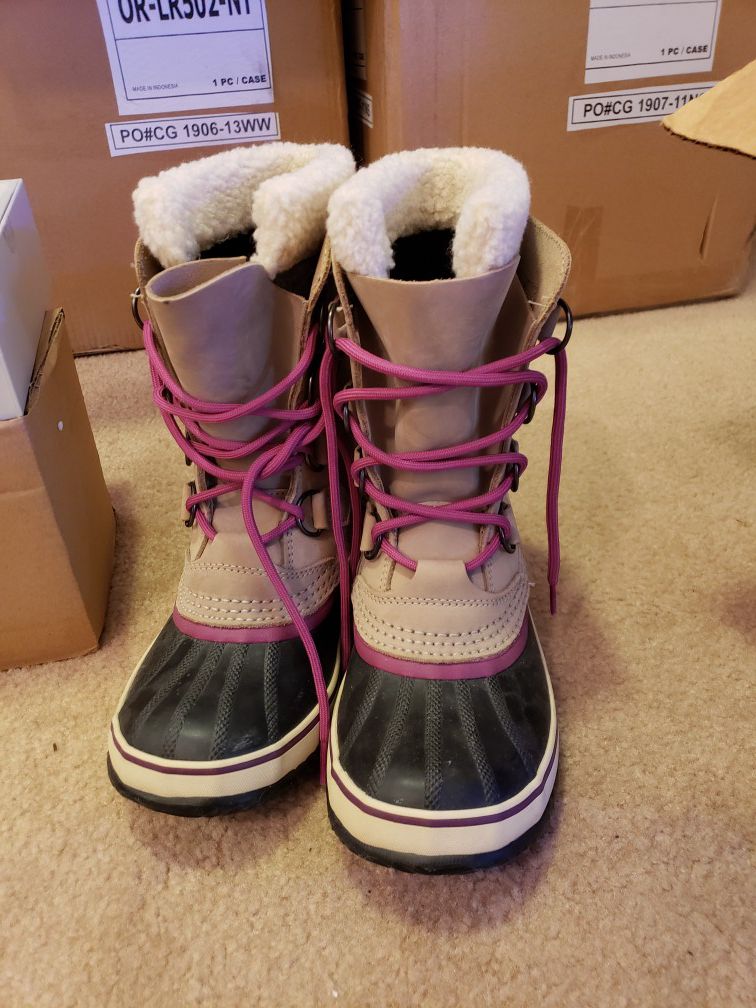 SOREL Winter Caribou Boots Tan Purple Size 7