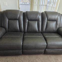 POWER RECLINER SOFA WITH ADJ HEADREST 