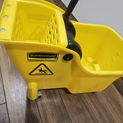 Rubbermaid Mop Bucket 