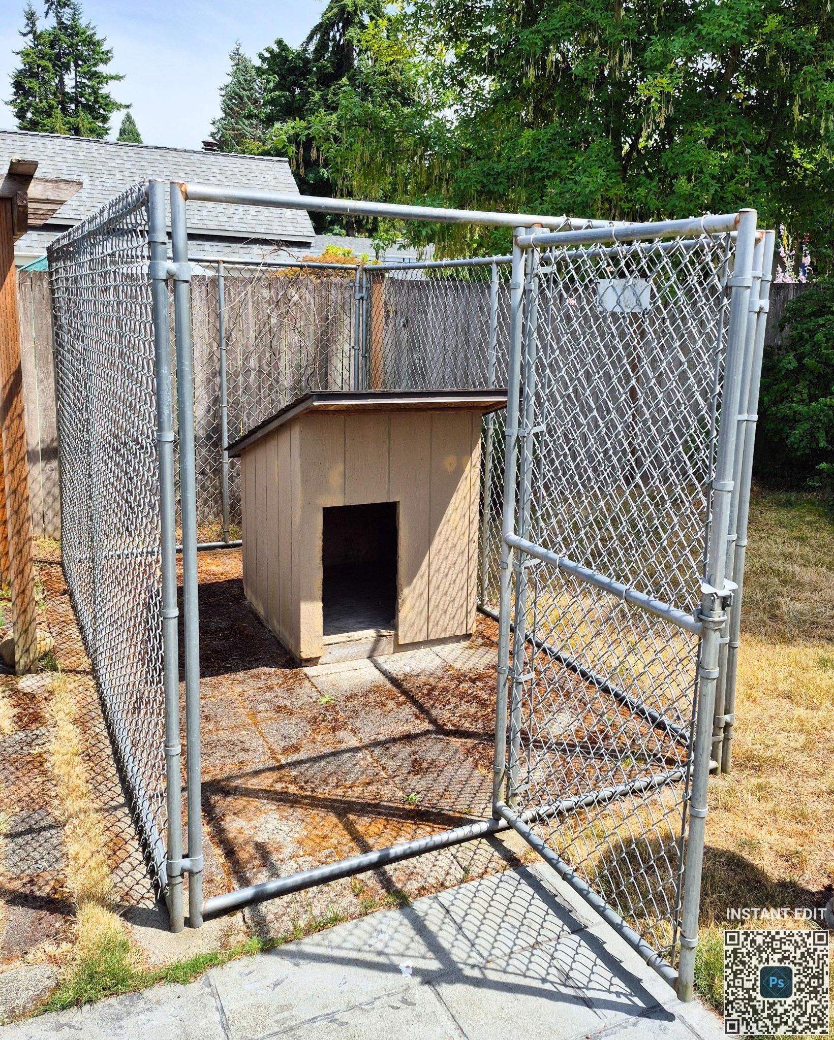 Galvanized Chain Link Kennel With Dog House