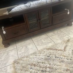 Tv Stand Wood brown Color $25