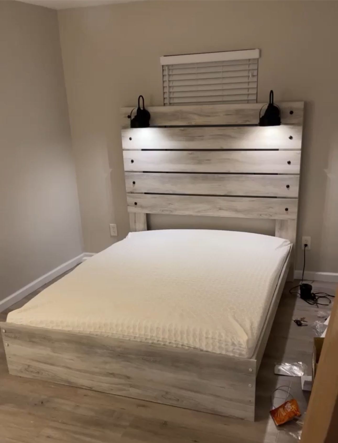 Bed Frame With Reading Lights (battery)