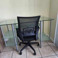 Home Office Desk + Chair:  Escritorio + Silla
