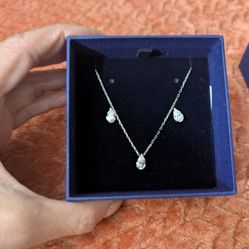 Swarovski Pear Shaped Pendant And Earrings 