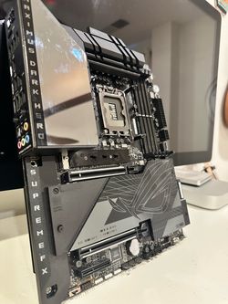 ASUS ROG Maximus z790 Dark here Motherboard