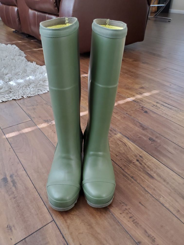 Sorel tall wedge rain boots