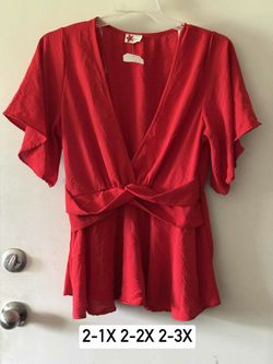 New Women's Top Available In Size 1X 2X And 3X