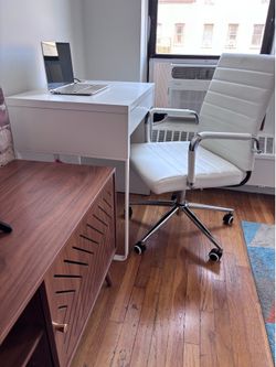 Office desk, like new
