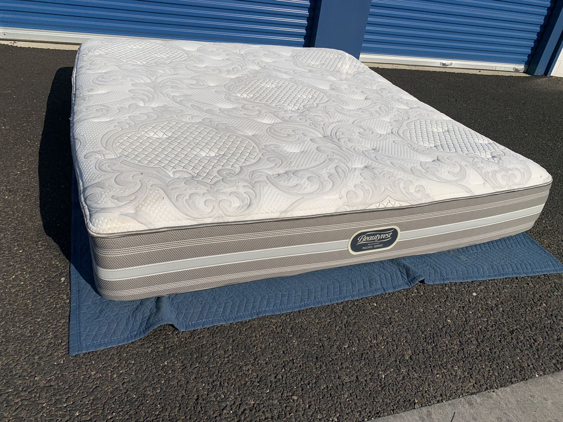 King Size Mattress ! Simmons Beautyrest King Mattress ! Free Delivery