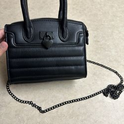 Black Mini Crossbody Handbag – Clean, Structured, Great Condition