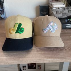 2 MLB hats