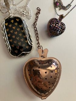 Unique Heart Theme Bundle - 2 x Charm Pendant Necklaces + Tea Strainer Home Decor