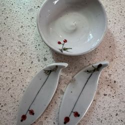 Japanese Shigaraki Ware Hechimon small ceramic bowl with 2 matching utensil rests 