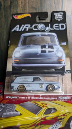 Hot wheels CUSTOM  '69 VOLKSWAGEN SQUARE BACK.