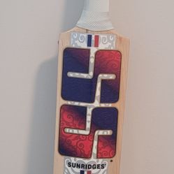 SS Sunridges English willow Cricket Bat and weight 1130 grams