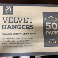 50 Velvet hangers