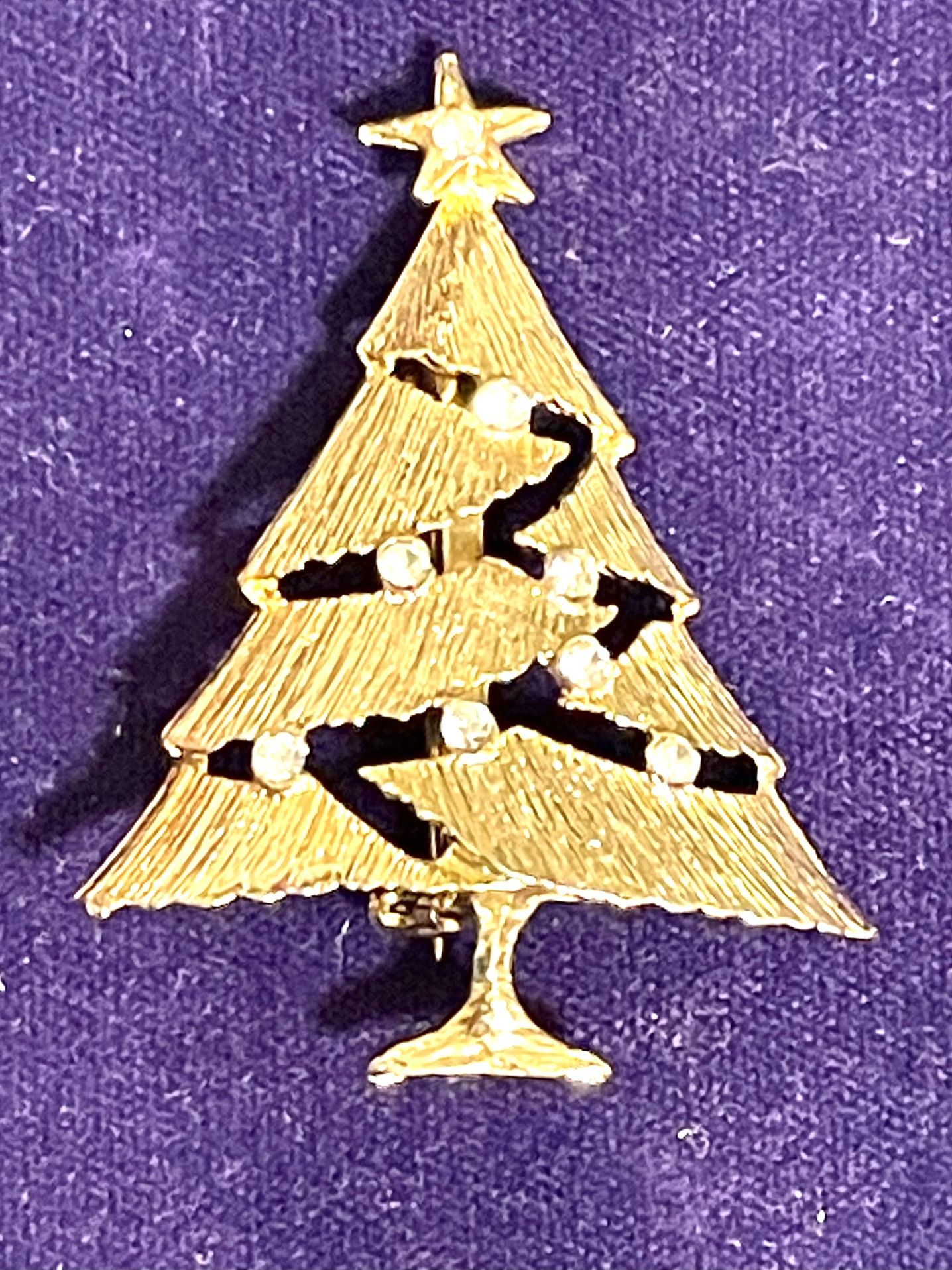 Holiday Twinkle Lighted Brooch