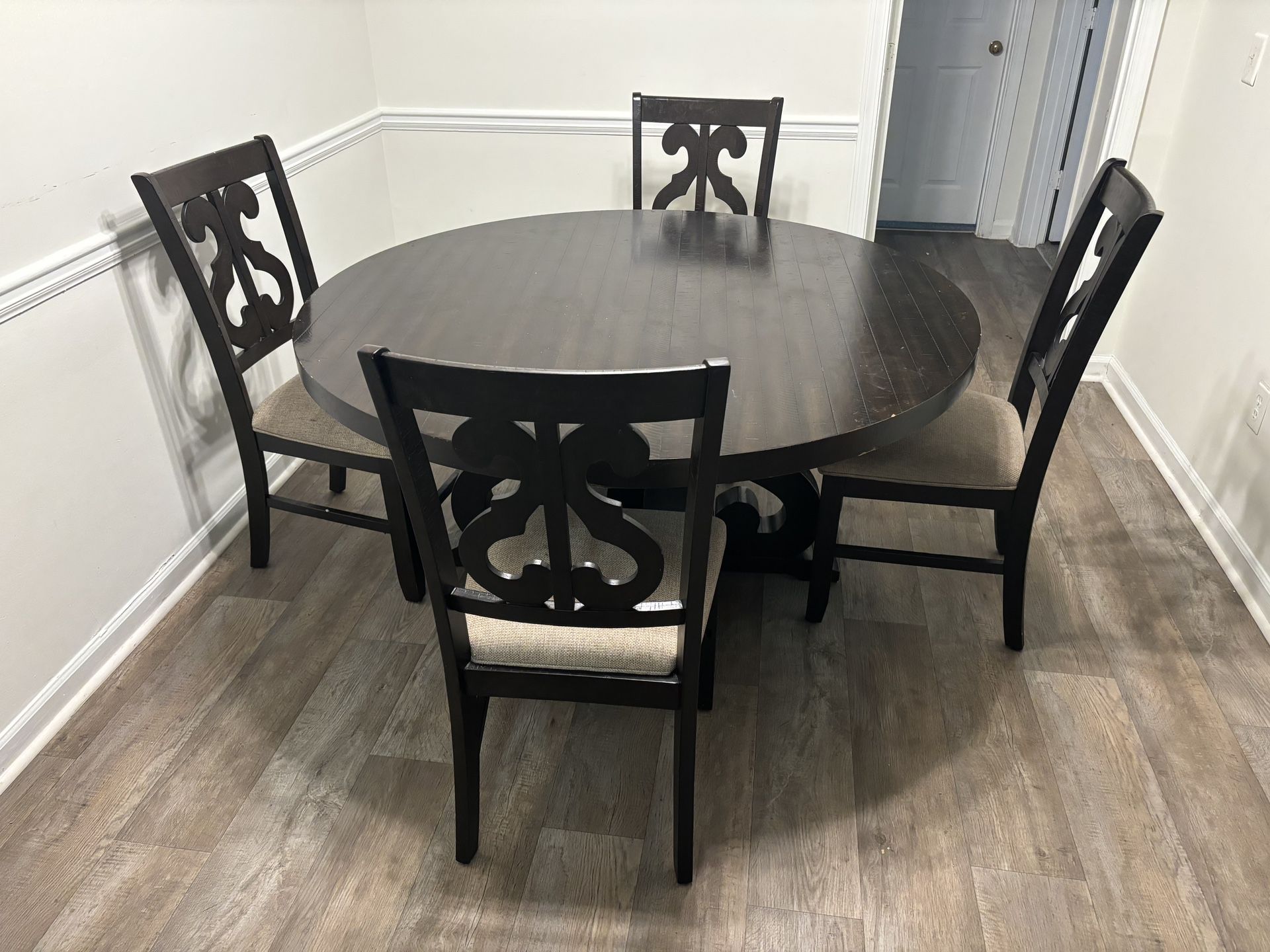 Wood Dining Table And Chairs 