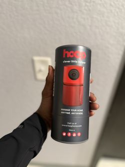 Hoop Wireless HD Indoor Security Camera with 10-Second Automatic Clip Storage, Smartphone App, Night