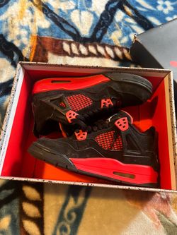 Used Jordan 4 red thunders 5.5y