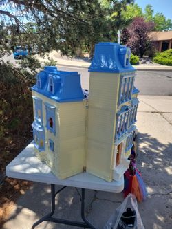 Fisher Price Doll House