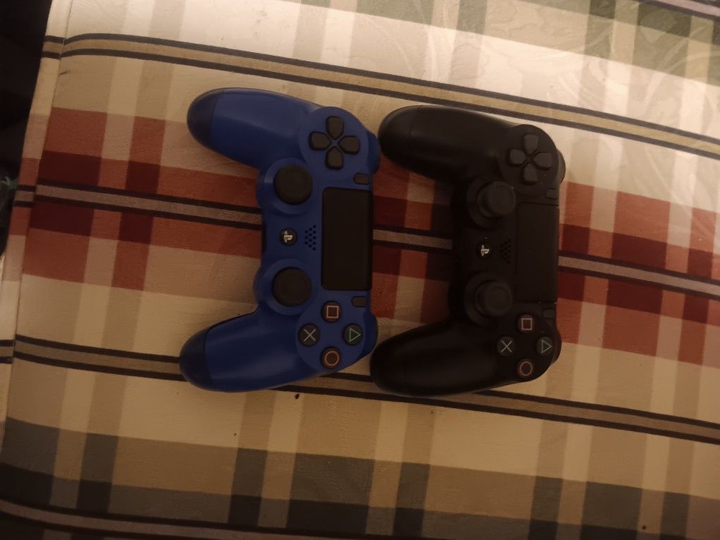 PS4 Controllers