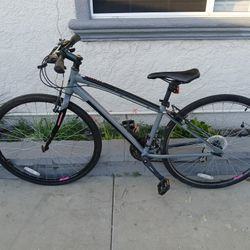 Women's 700c Aluminum Nishiki Manitoba Hybrid Bike 