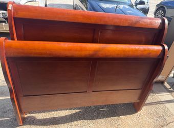 Solid Wood Queen Sleigh Bed Frame – Classic Cherry Finish