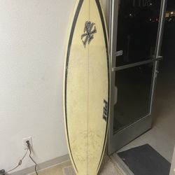 POI Surfboard 6’6” Tri