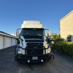 Semi Truck Volvo Vnl 