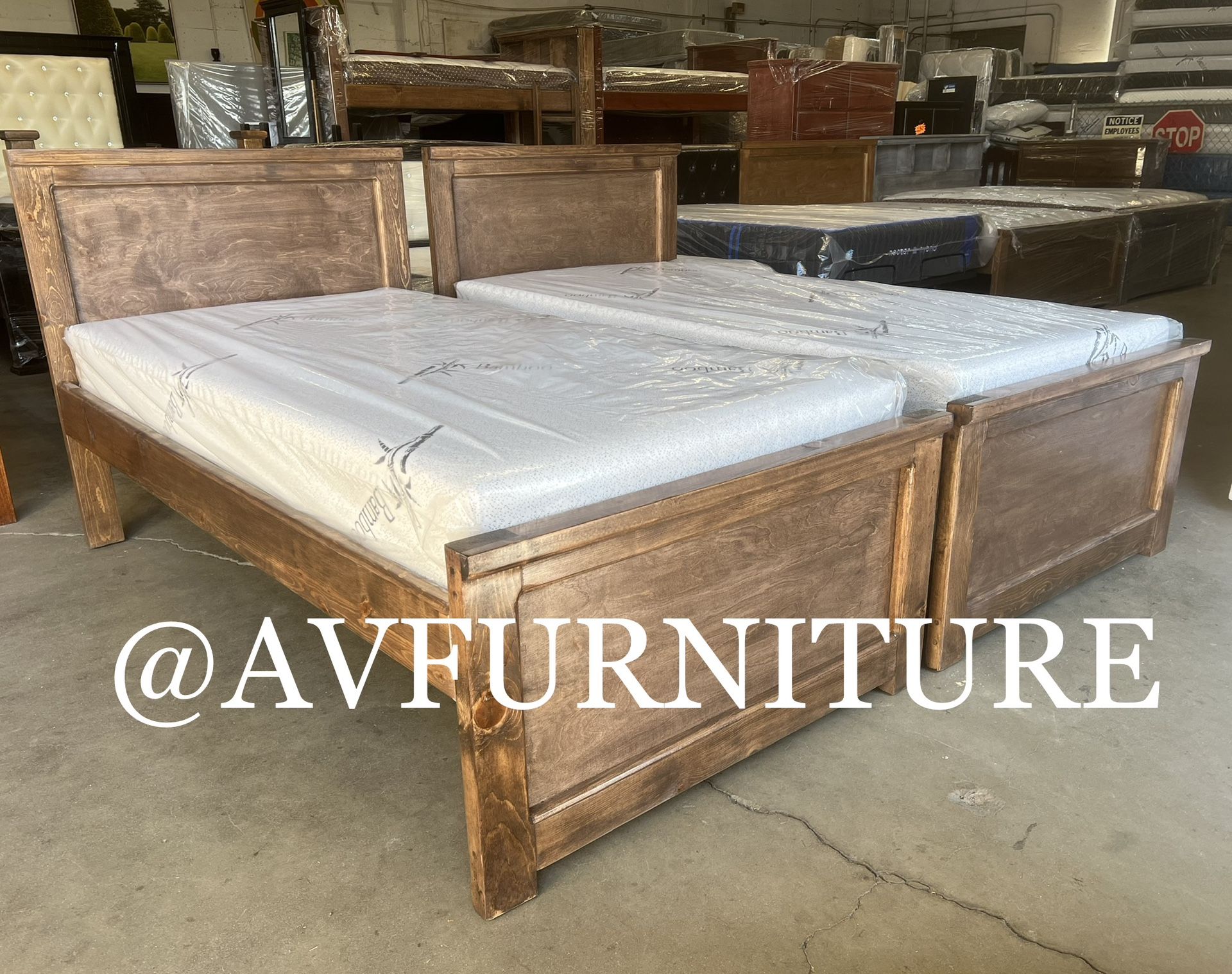 2 Twin Beds And Memory Foam Mattresses 