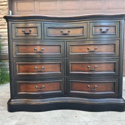 Hooker Furniture Preston Ridge 9 Drawer Mule Chest