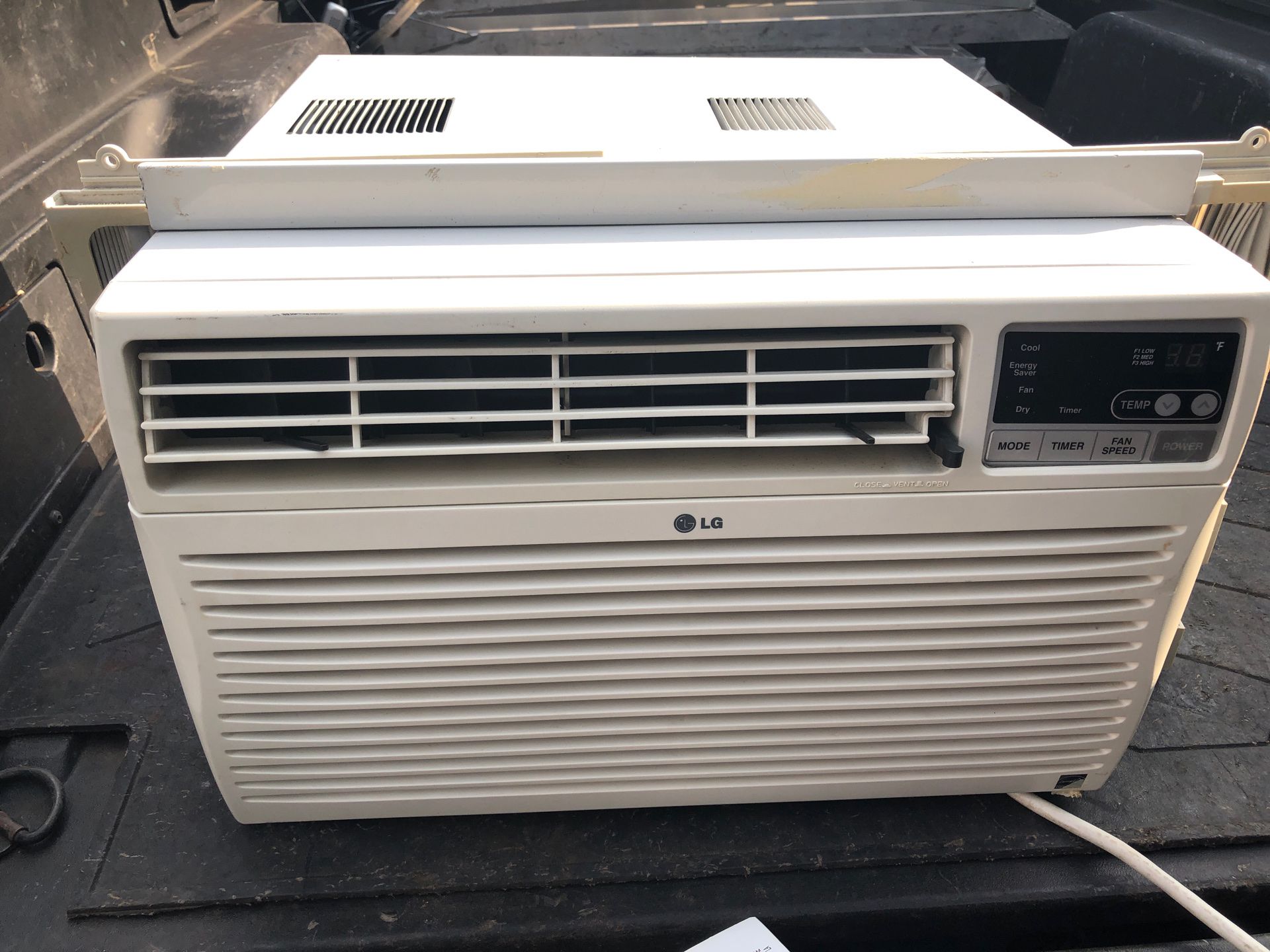 LG air conditioner cool great 8000BTU