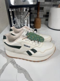 Reebok Sneakers