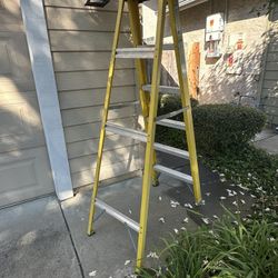 Keller 6’ Type I Fiberglass Step Ladder - 250 lb. Max