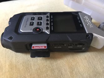 Zoom H4N Pro (2018 Model ) Portable Audio Recorder / Mixer