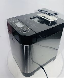 Dash Everyday Bread Maker 12 preset Functions 1.5lb capacity for Sale in  Las Vegas, NV - OfferUp