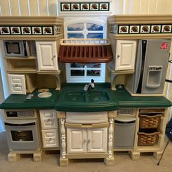 STEP 2 Kid Kitchen 