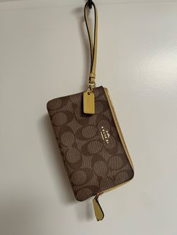 Coach small wallet clutch
