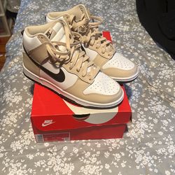 Nike dunk High Size 9